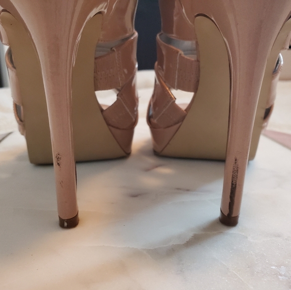 Guess Nude Heels - Picture 4 of 8